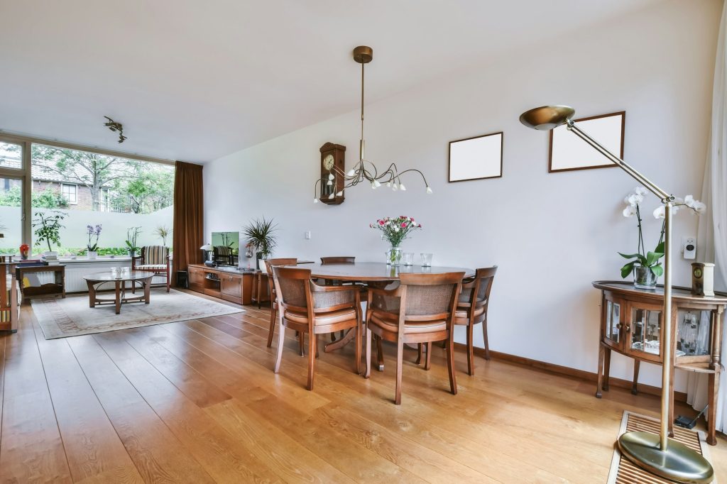 What Nobody Tells You About Buying Custom Drapery for the First Time